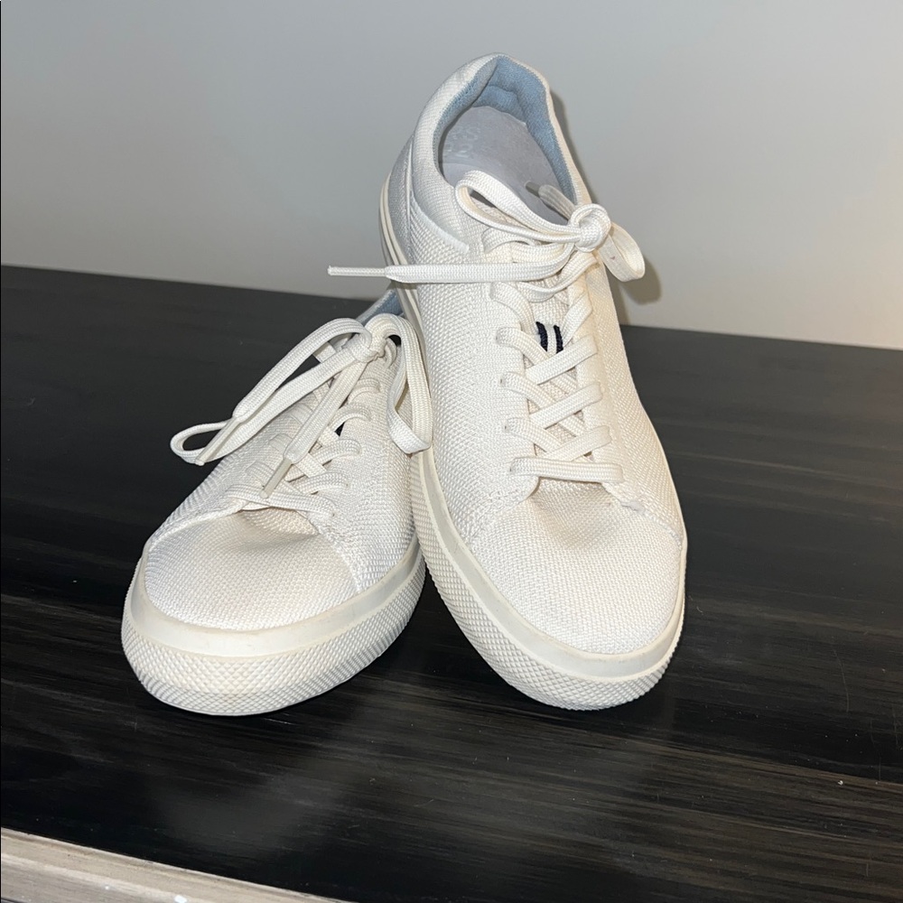Rothys Womens US SZ 8 cream Lace Up Sneaker Stretch Knit
Upper Casual Shoes